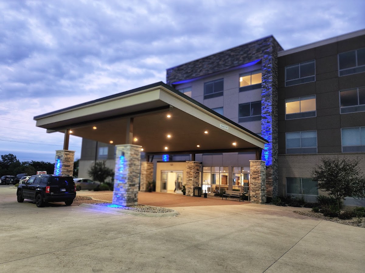 Holiday Inn Express & Suites Merrillville by IHG
