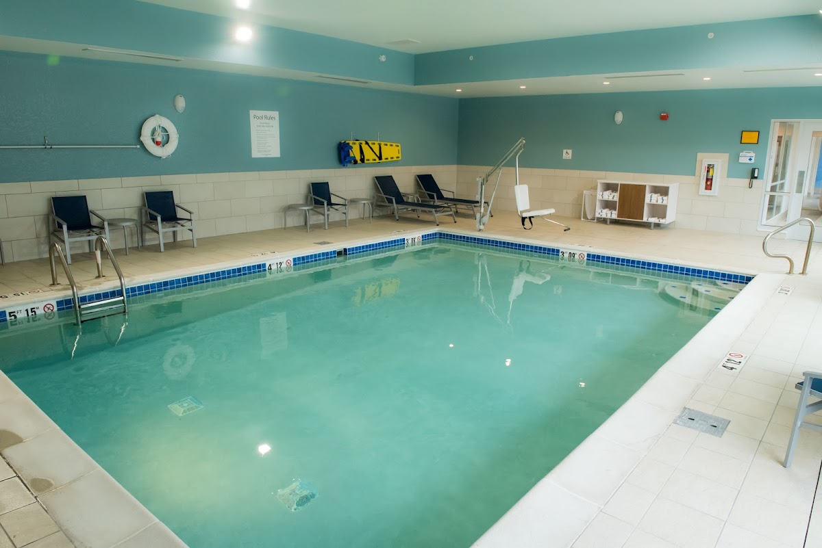 Holiday Inn Express & Suites Merrillville by IHG photo 3