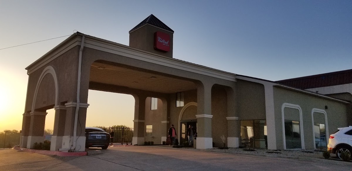 Red Roof Inn & Suites Austin East – Manor