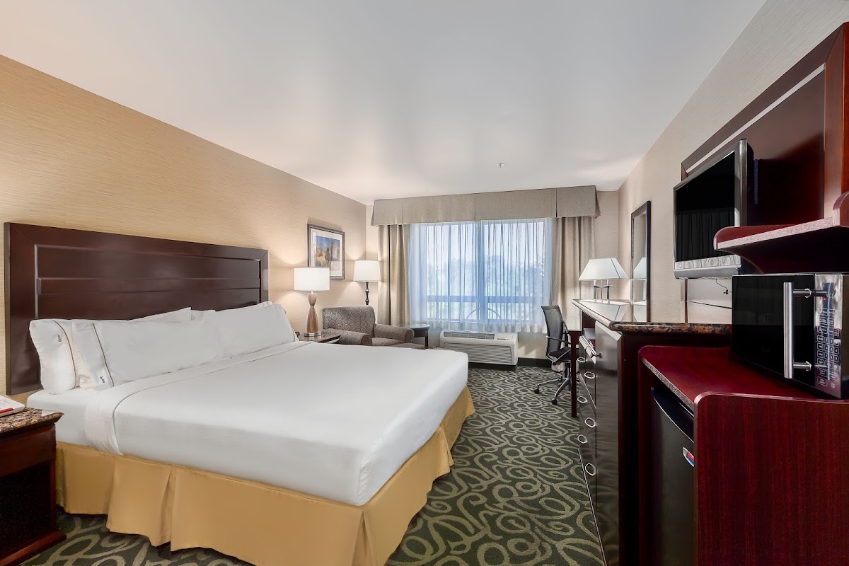 Holiday Inn Express & Suites Atascadero by IHG photo 2