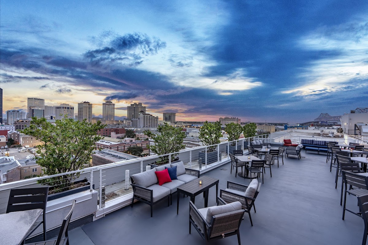 The Higgins Hotel New Orleans, Curio Collection by Hilton