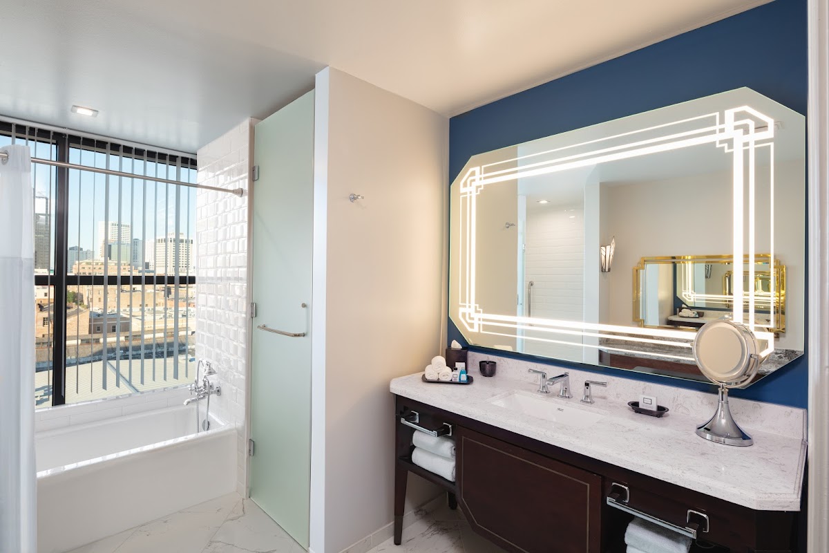 The Higgins Hotel New Orleans, Curio Collection by Hilton photo 3