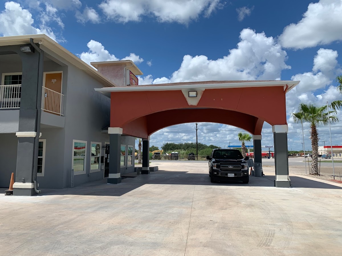 Texan Inn and Suites photo 3