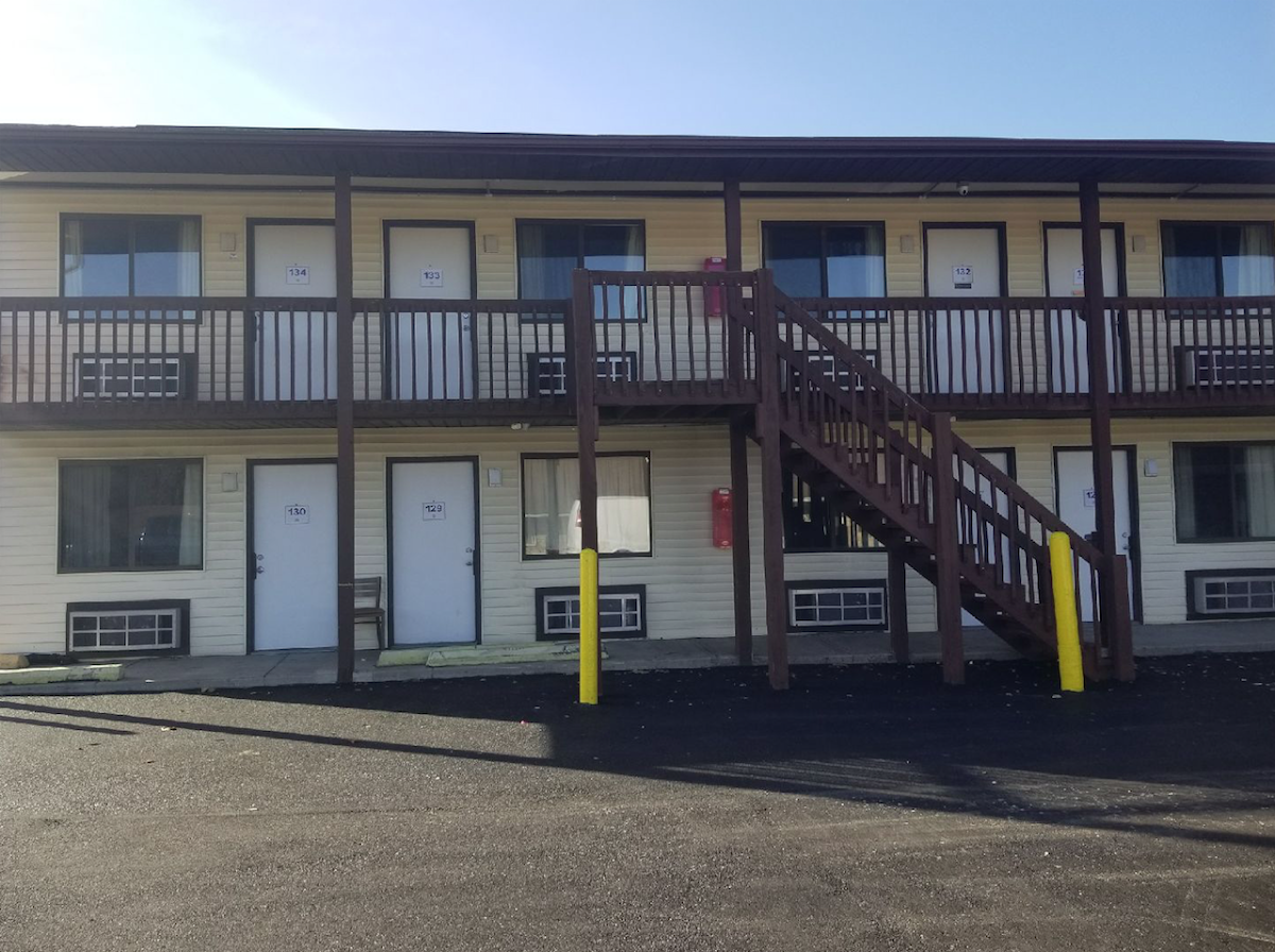 Economy Inn & Suites Cedar Lake