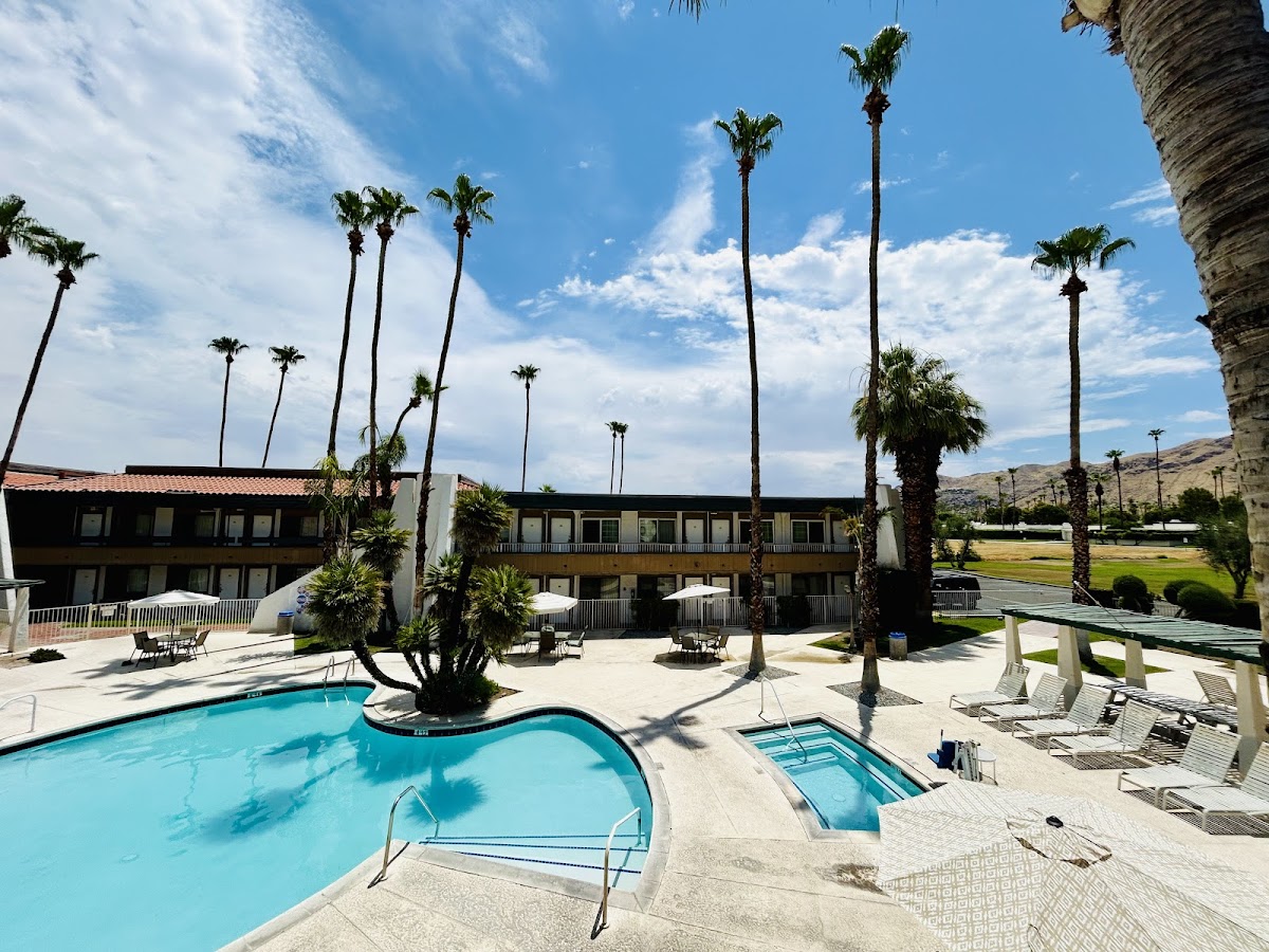 Travelodge by Wyndham Palm Springs photo 3