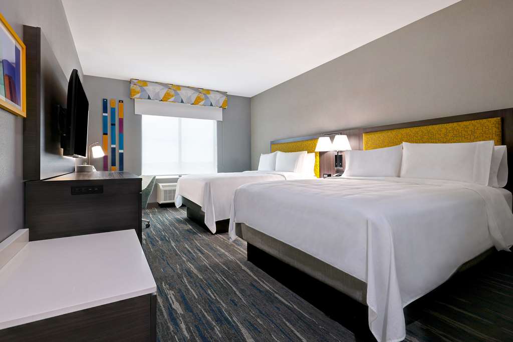 Hampton Inn & Suites Houston East Beltway 8 photo 2