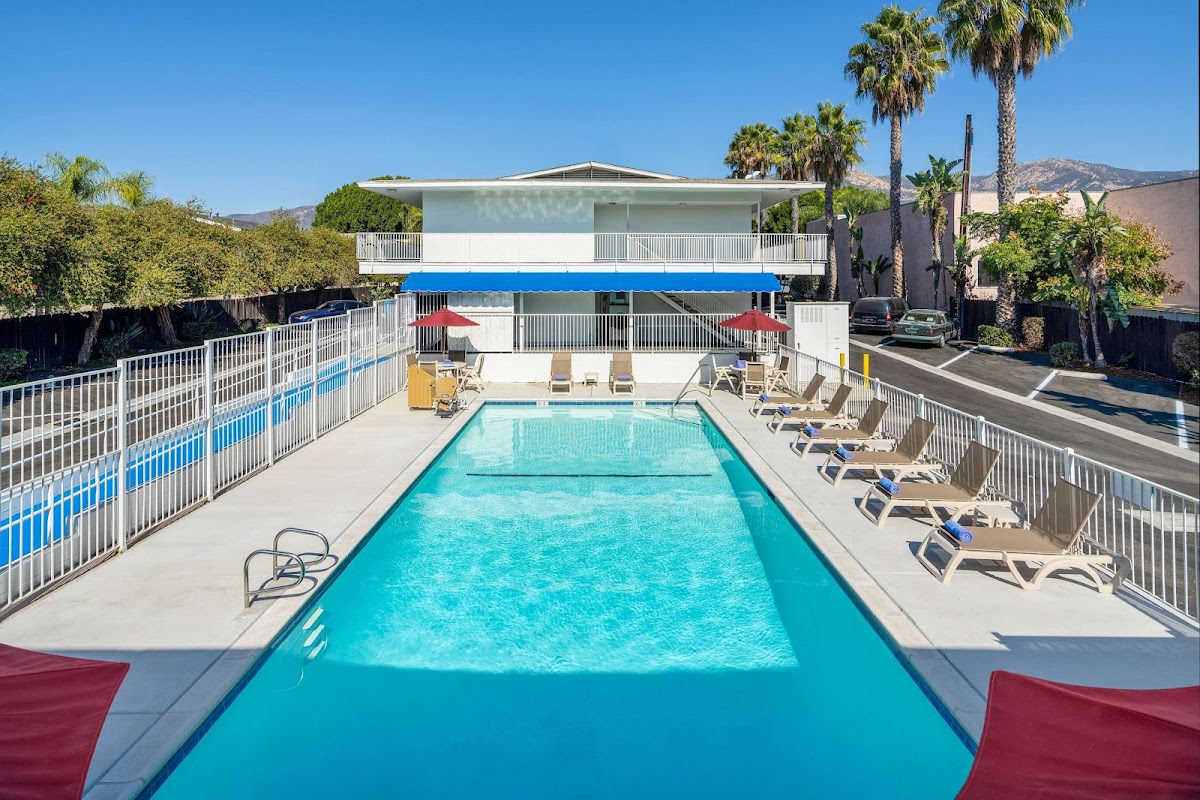 Motel 6 Santa Barbara, CA - State Street photo 3