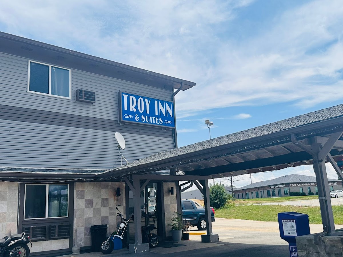 Troy Inn & Suites