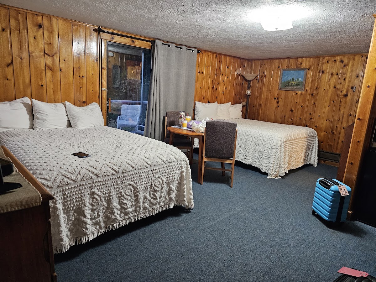 Mangold's General Store & Motel photo 2
