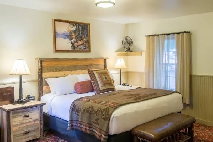 Lake McDonald Lodge photo 3