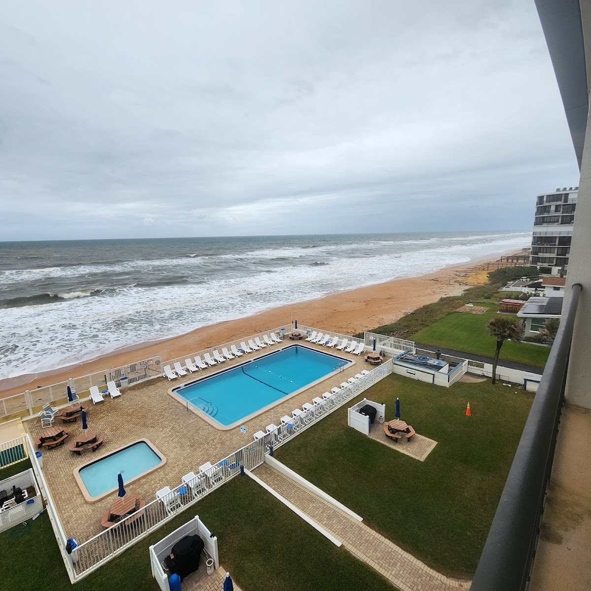 Traders Inn Beach Club photo 3