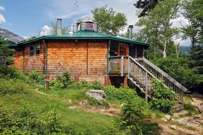 AMC Lonesome Lake Hut