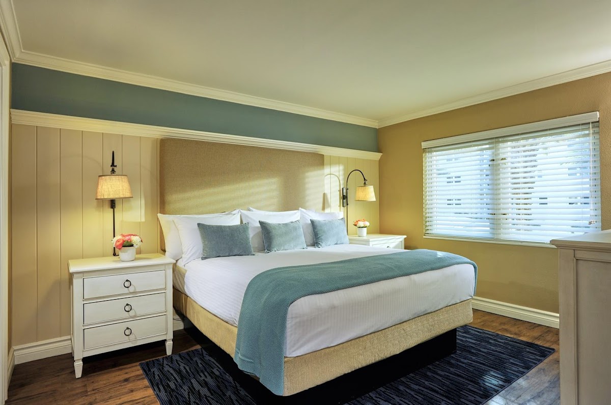 Edgewater Beach Hotel photo 2