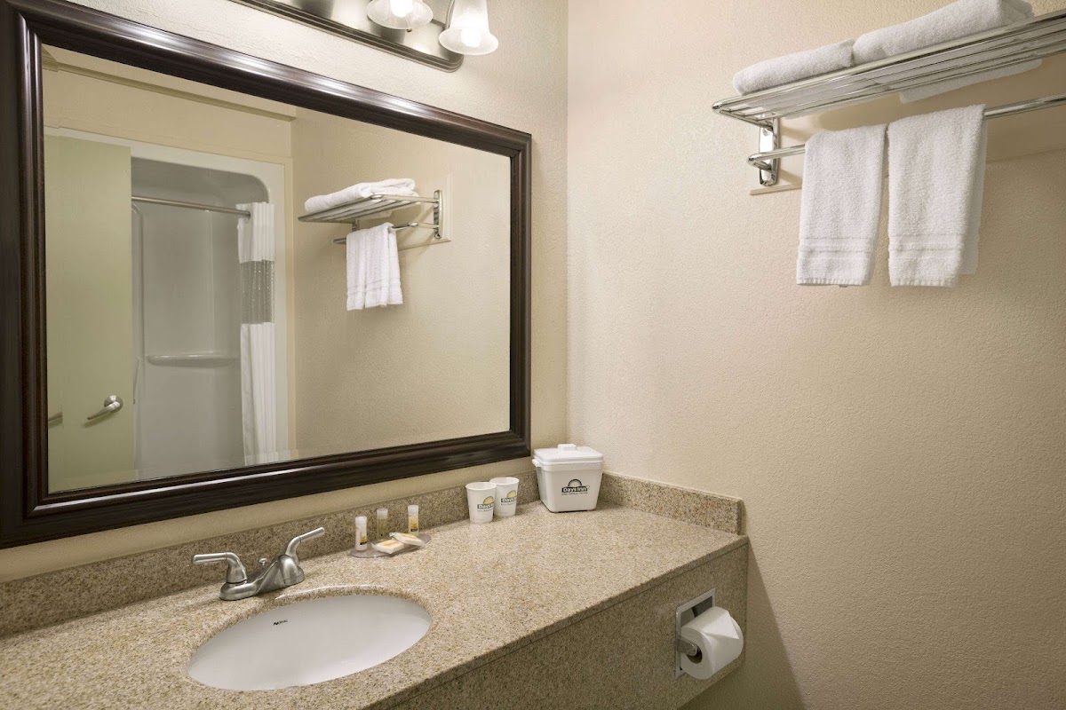 Days Inn by Wyndham High Level photo 3