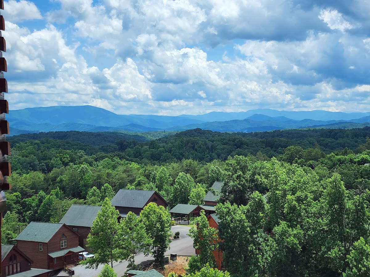 Serenity Mountain Pool Lodge