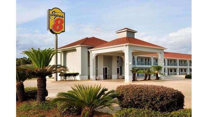 Super 8 by Wyndham Lake Charles Northeast