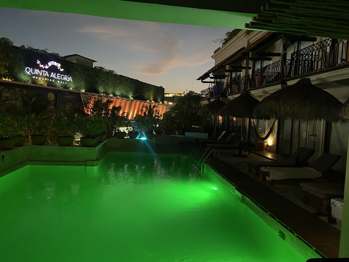 '5TH AVE WITH PARKING' Caribbean Paradise Boutique Hotel 'by BFH'