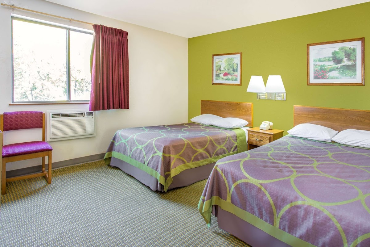 Super 8 by Wyndham Richmond/Broad Street photo 2