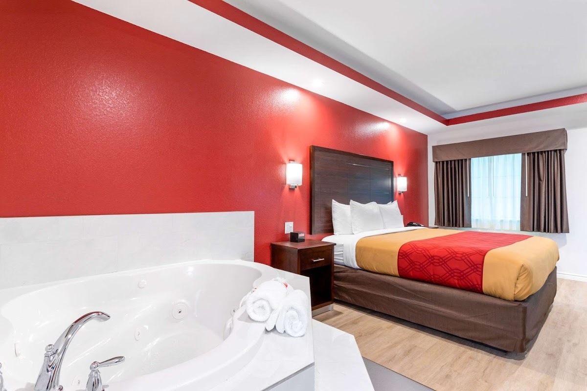 Econo Lodge Houston Northwest - Cypress photo 2