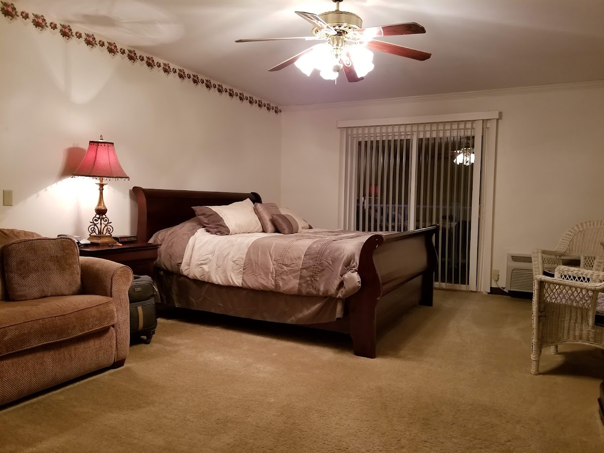 Victorian Village Resort photo 2