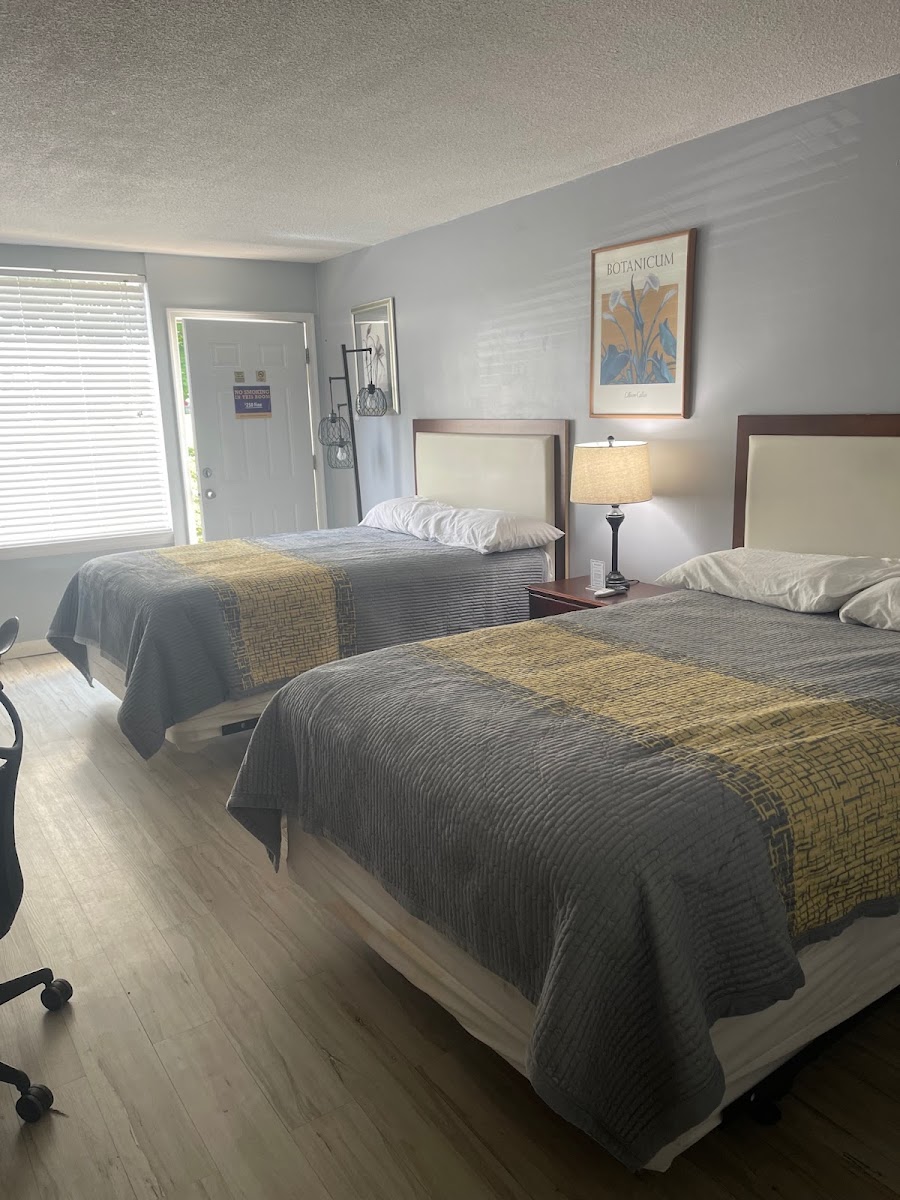 APM Inn & Suites