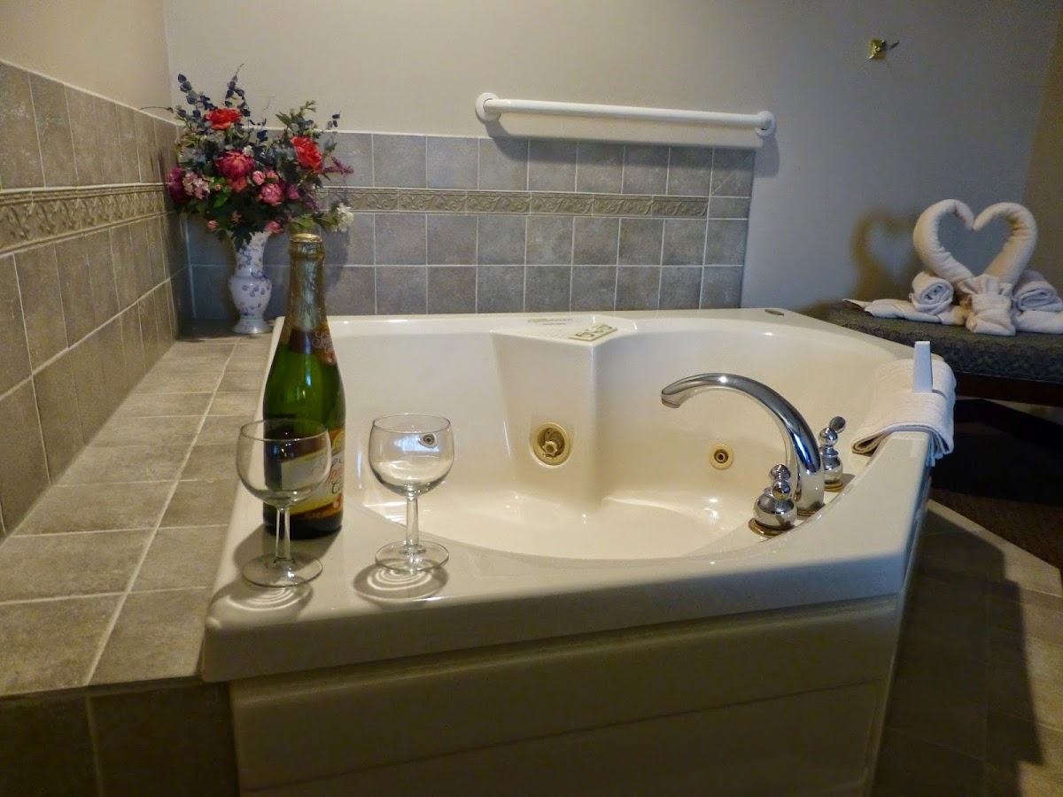 Hearthstone Inn & Suites photo 3
