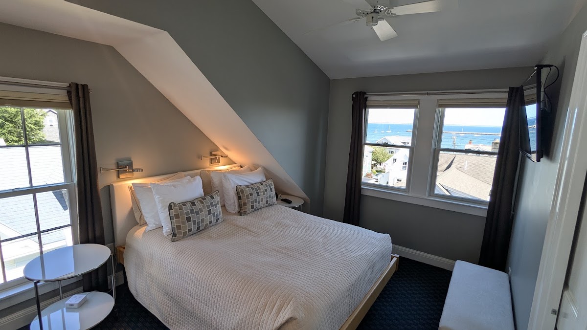 8 Dyer Hotel + The Benchmark photo 2