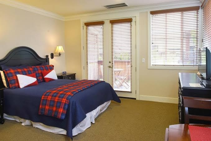 The Hotel Mac & Suites photo 2