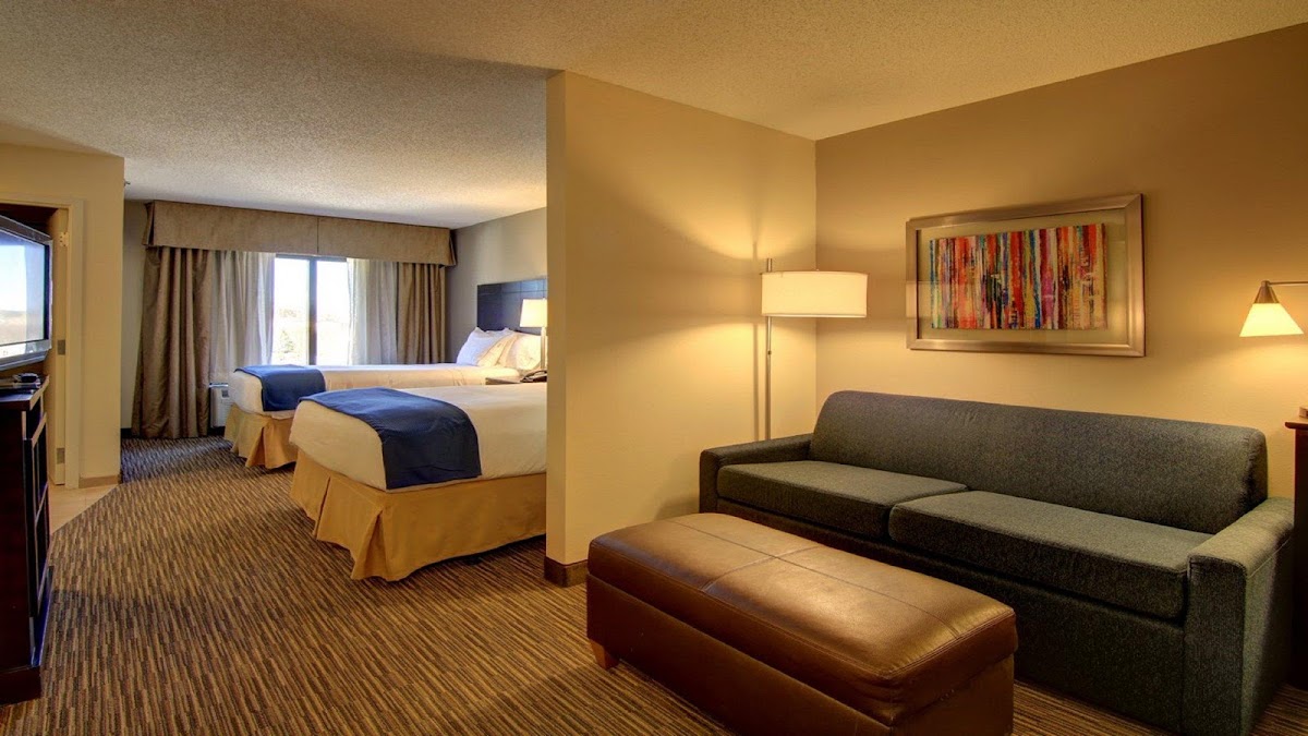 Holiday Inn Express & Suites Alpharetta - Windward Parkway by IHG photo 2