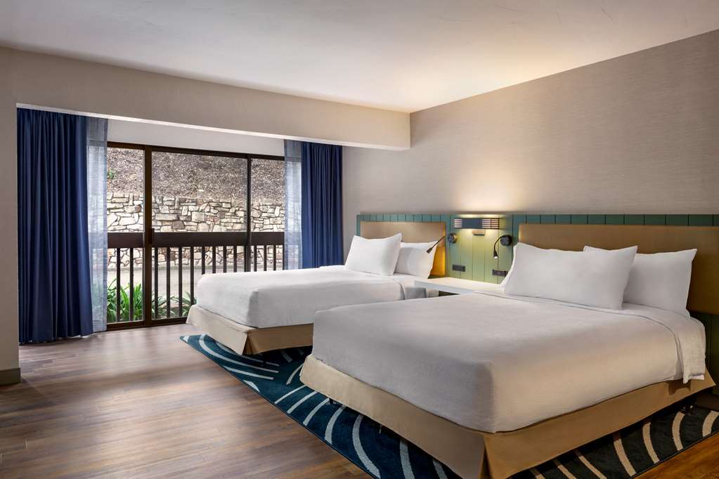 Hilton Garden Inn Monterey photo 2