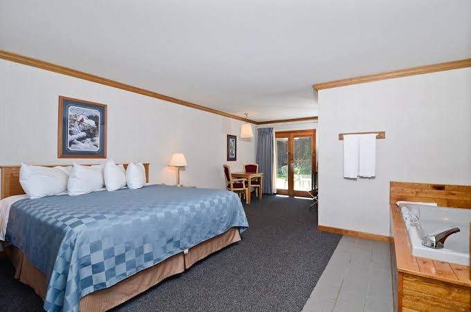 Centerstone Resort Lake-Aire - Tomahawk photo 2