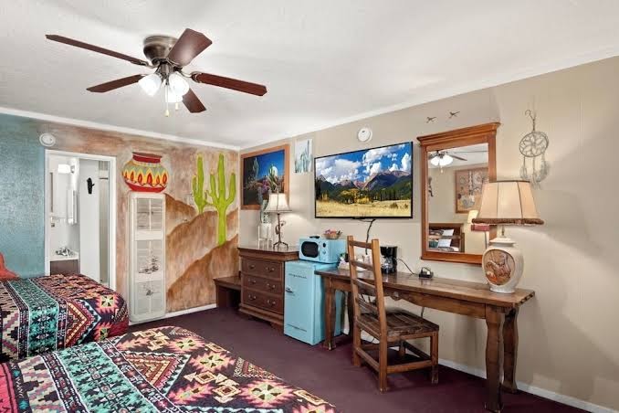Smokey Bear Motel and RV Park photo 2