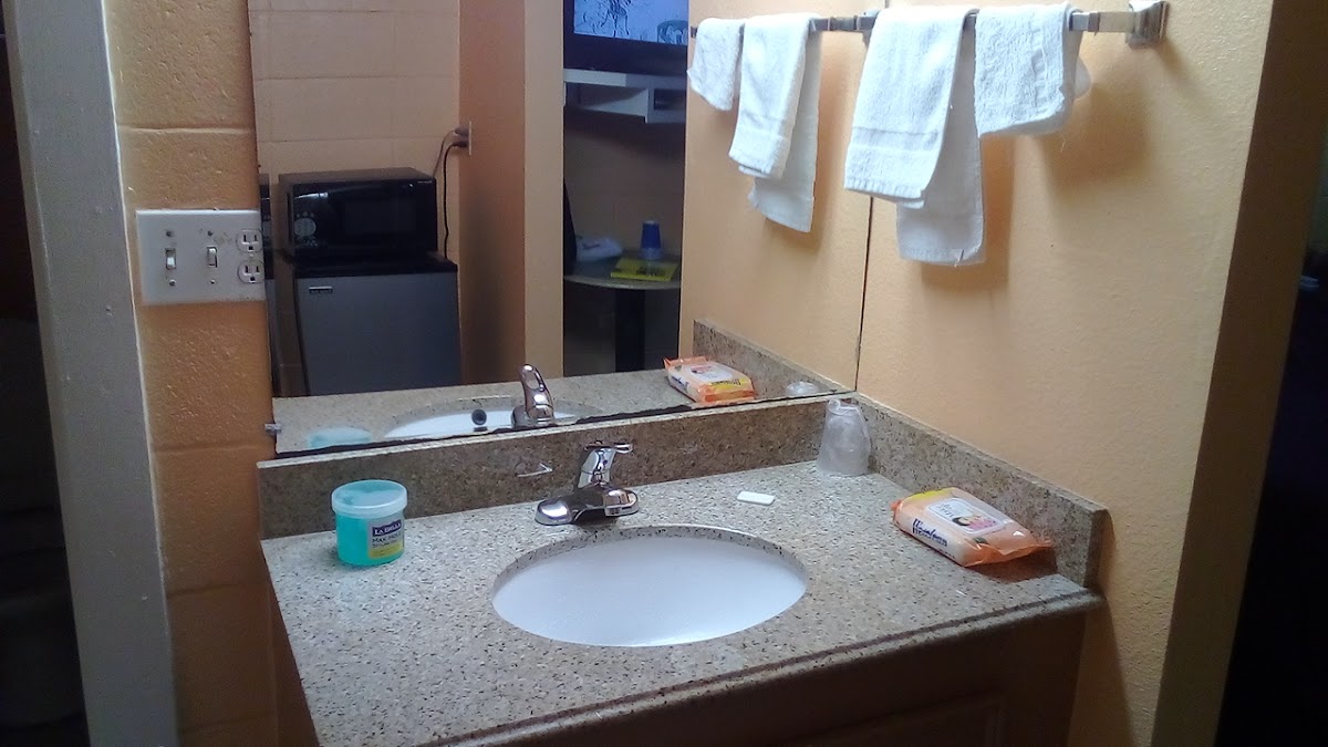 Mott's Motel photo 2