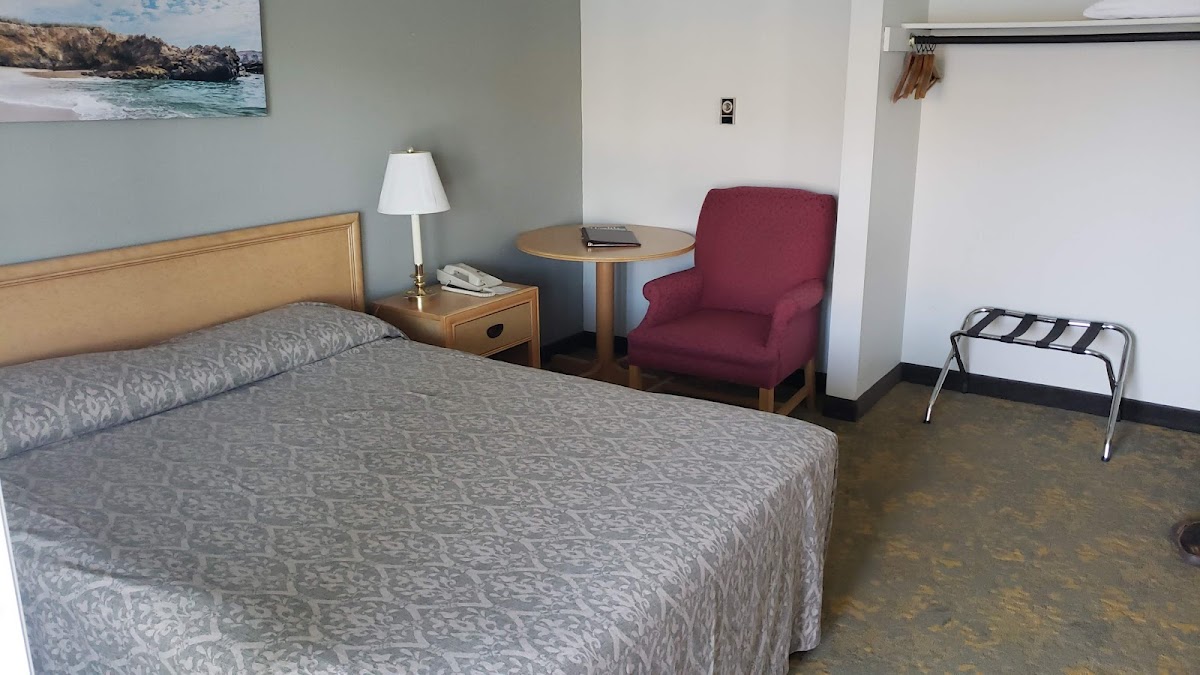 Lake Pateros Motor Inn photo 2