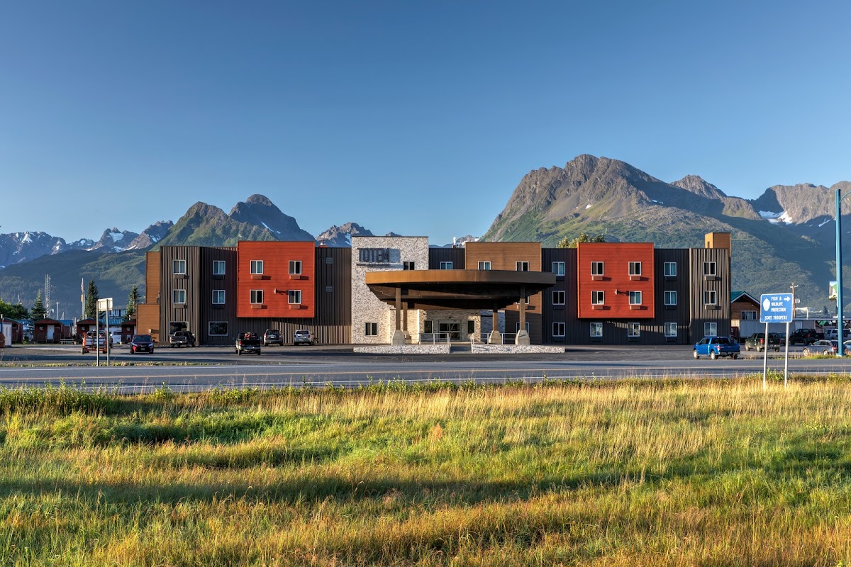 Totem Hotel and Suites