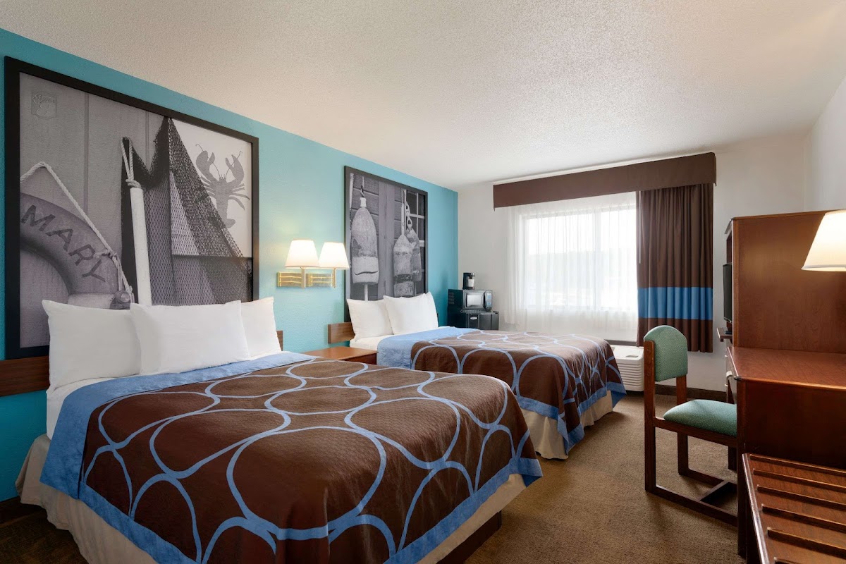 Super 8 by Wyndham Portland ME photo 2