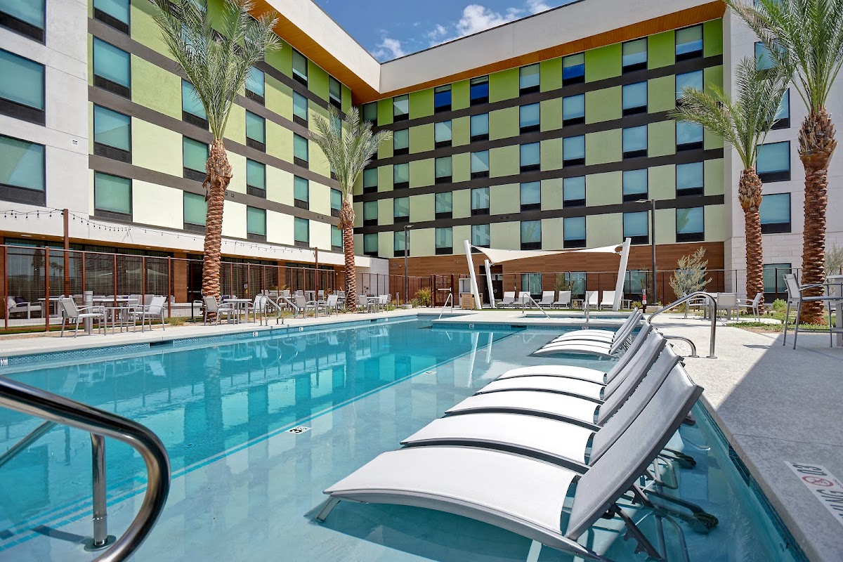 Hampton Inn & Suites Las Vegas Convention Center