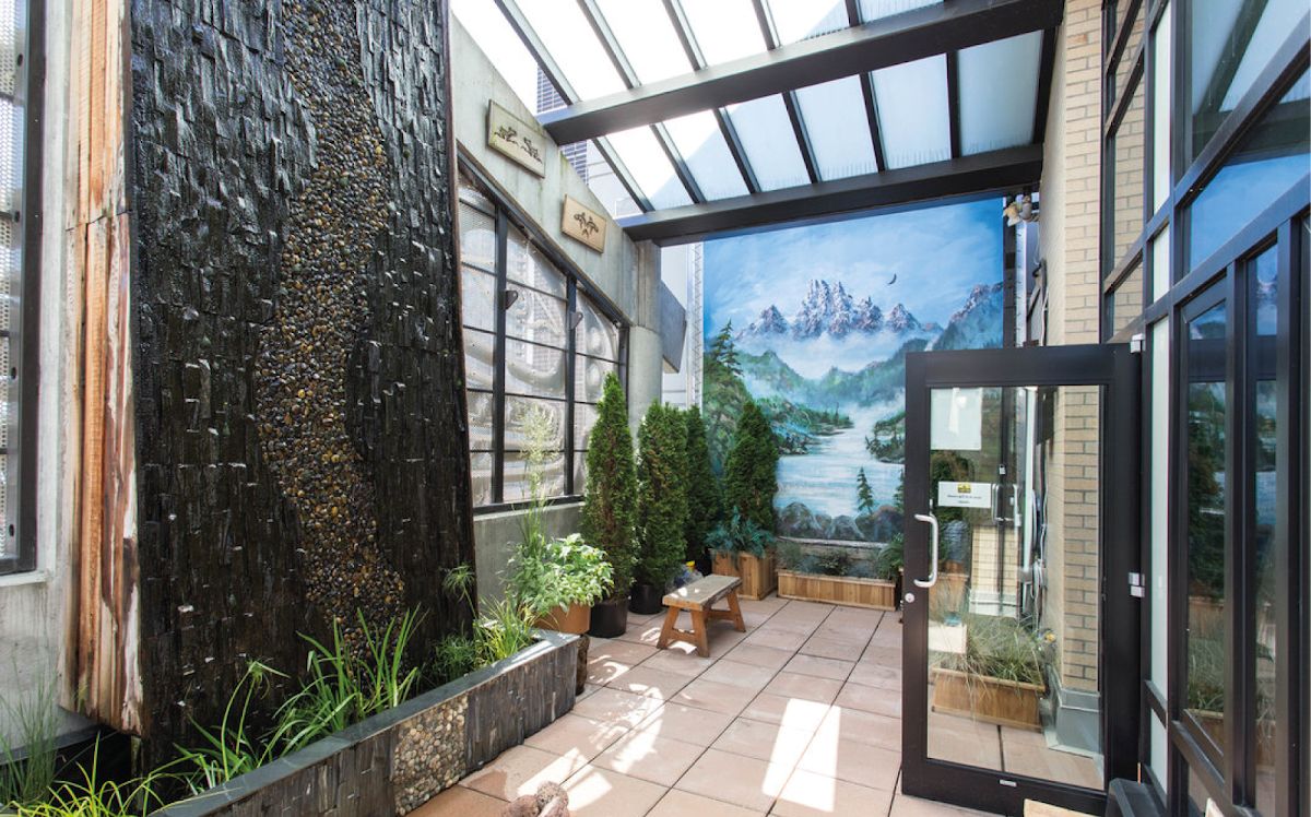 Skwachàys Lodge Indigenous Hotel and Gallery