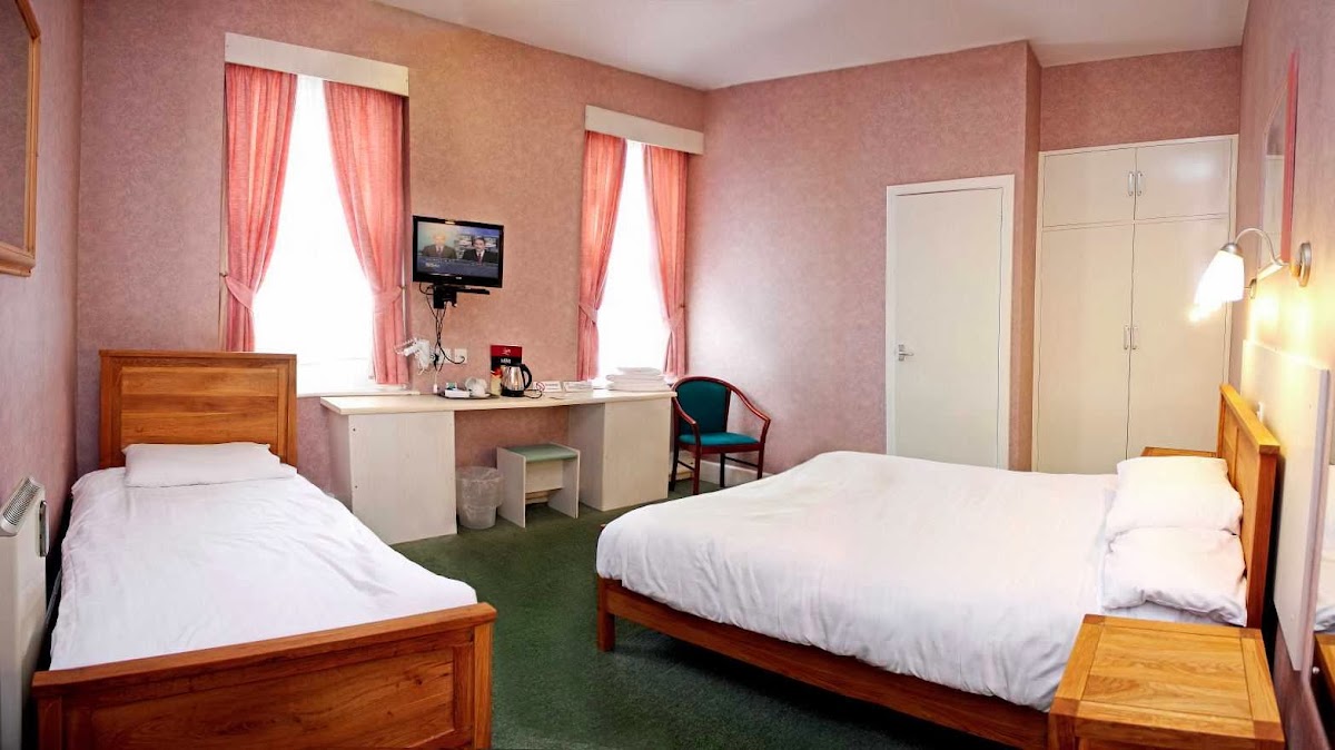 The Raven Hotel photo 3