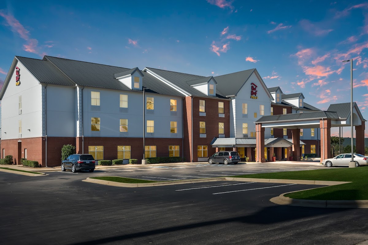 Red Roof PLUS+ & Suites Birmingham – Bessemer