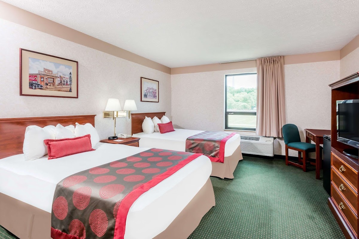 Ramada by Wyndham Strasburg Dover photo 2