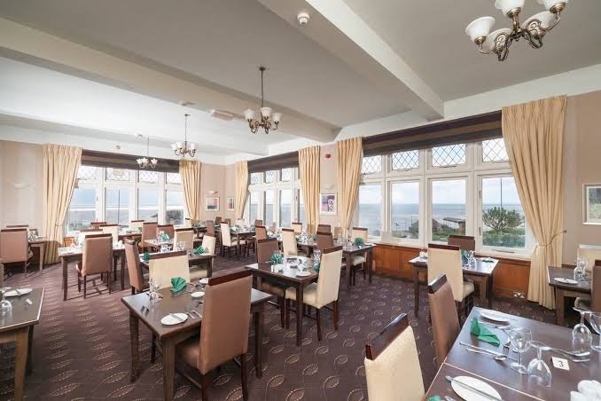 The Golden Lion Hotel photo 2