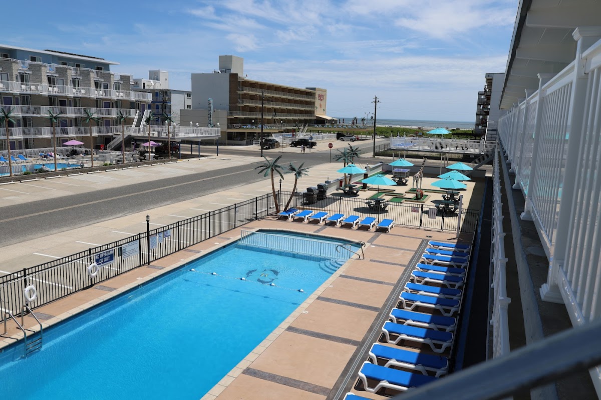 Compass Family Resort photo 2
