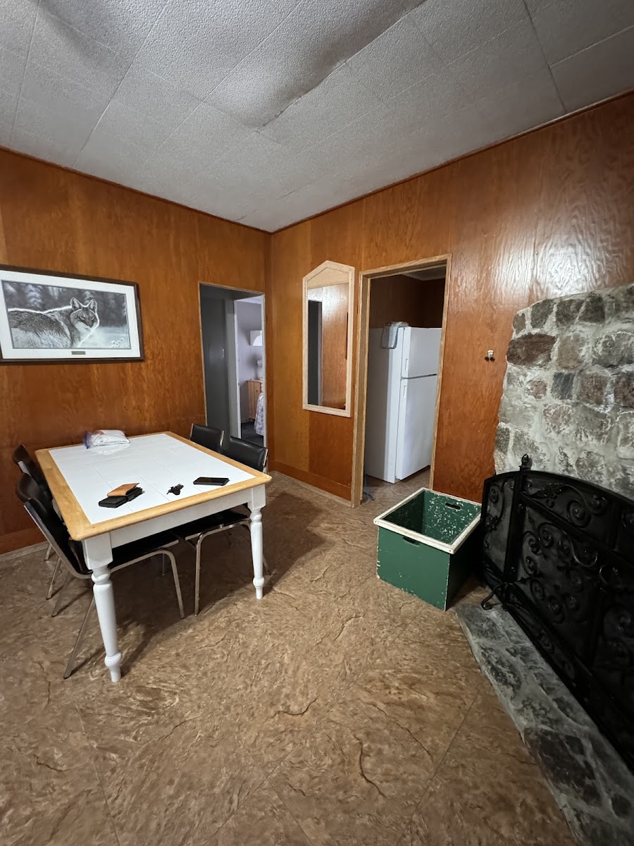 Armstrong Hillcrest Cabins photo 3
