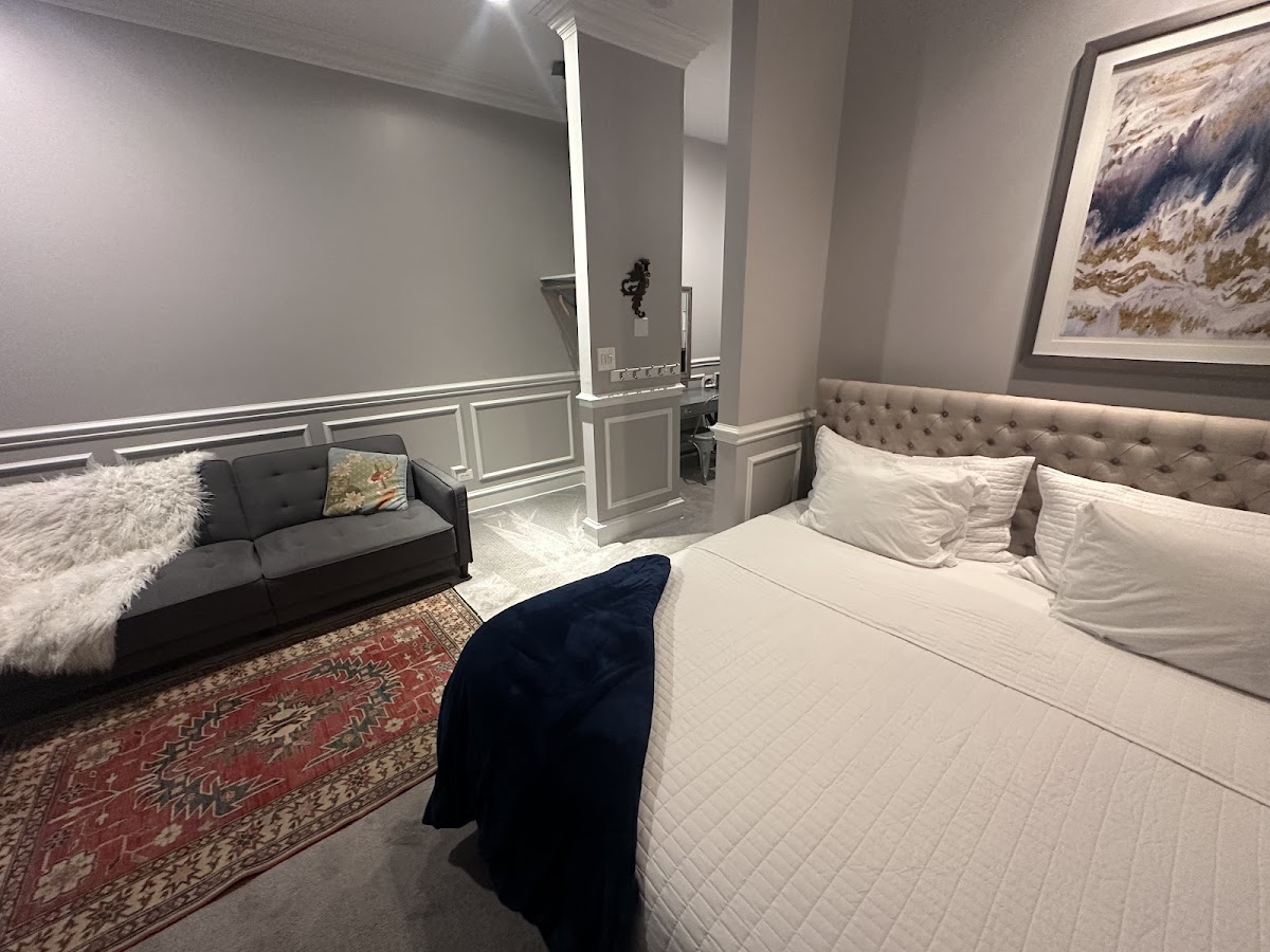 Ruby Room Guest Rooms photo 2