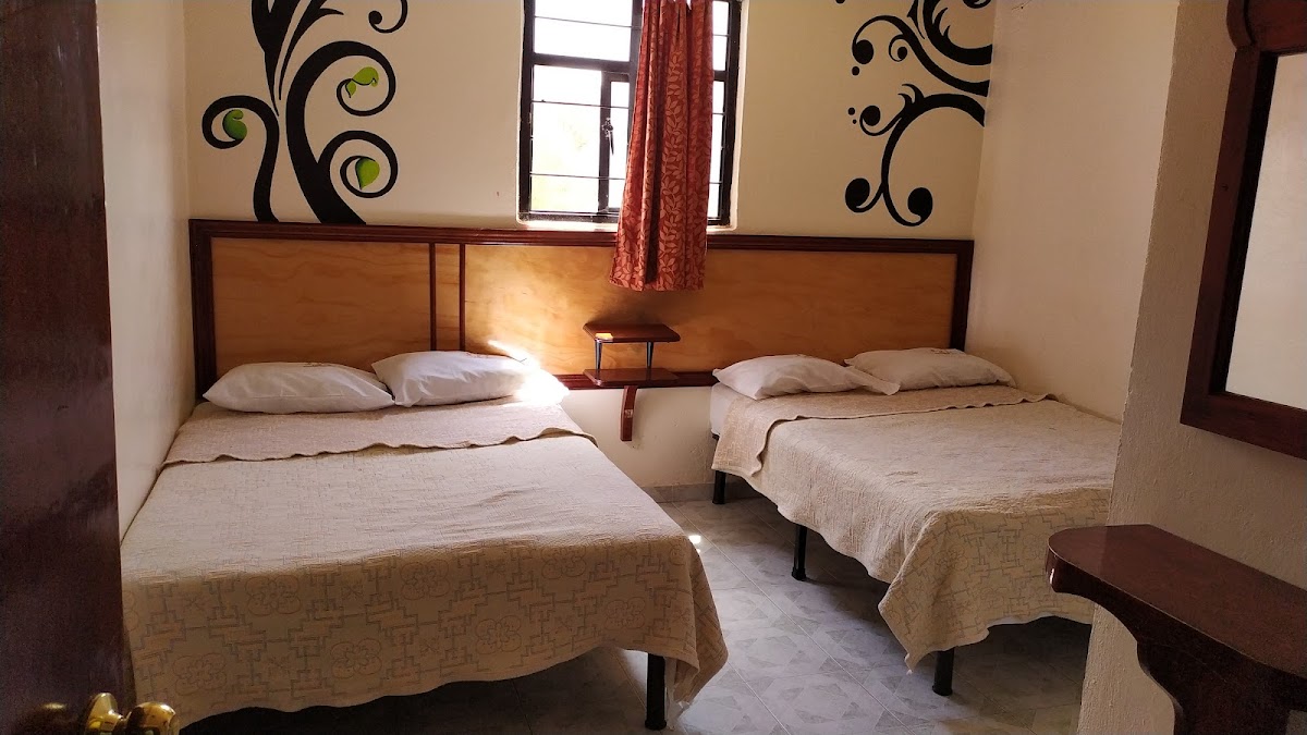 Hotel Flores photo 2