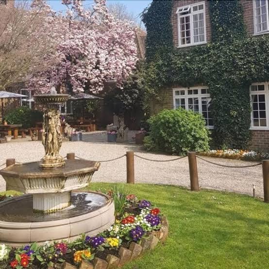 Howfield Manor photo 2