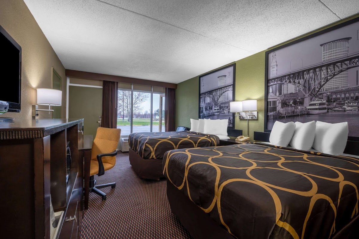 Super 8 by Wyndham Perrysburg photo 2