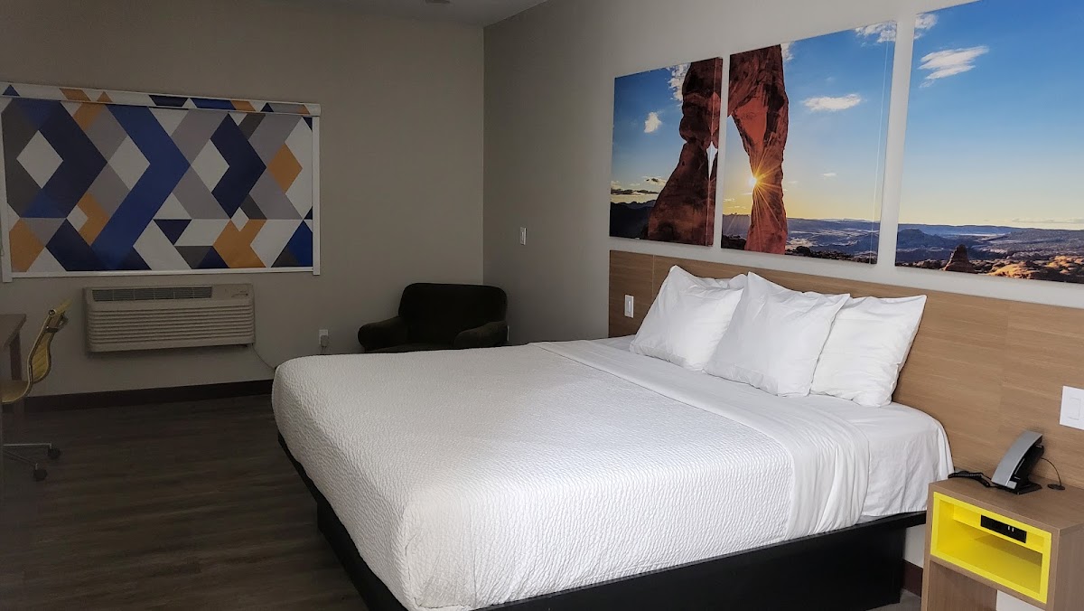 Days Inn by Wyndham Childress photo 2