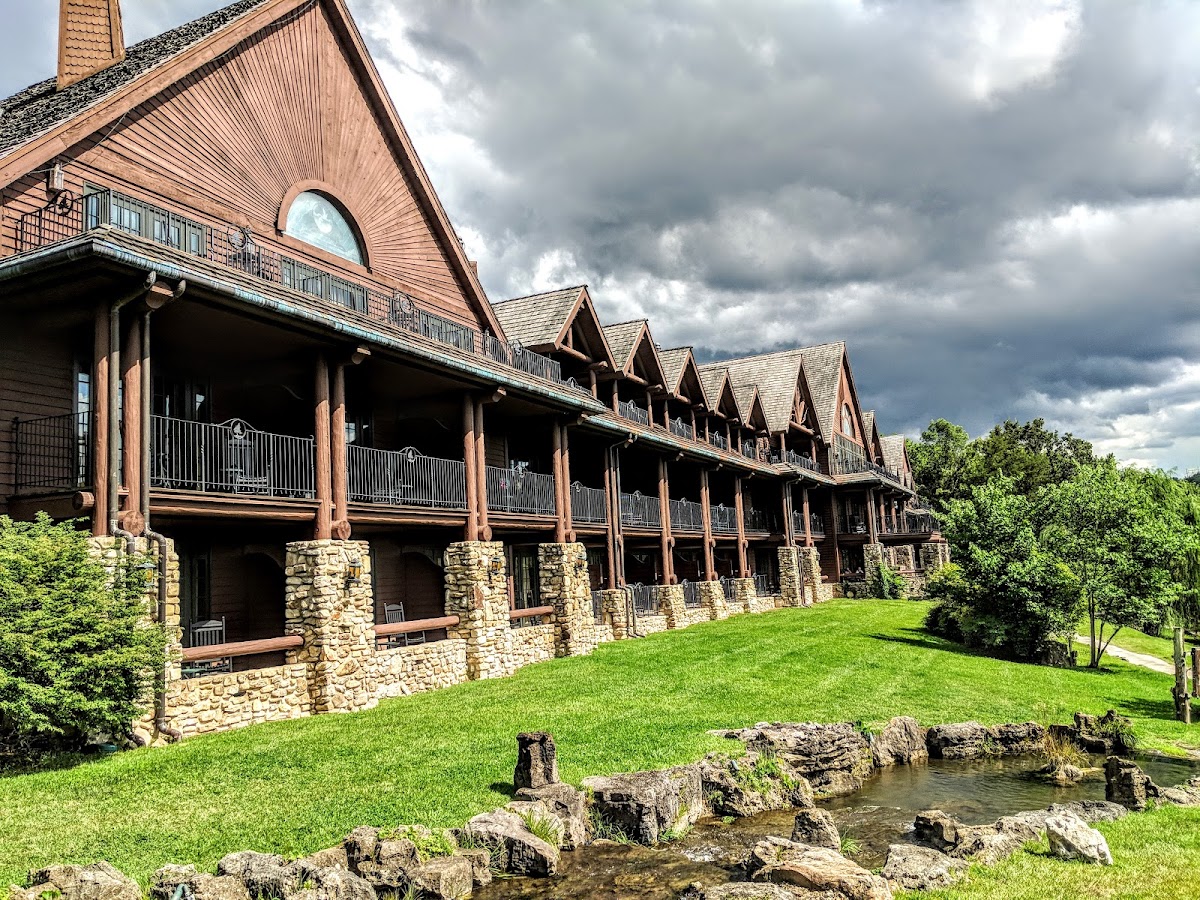 Falls Lodge At Big Cedar